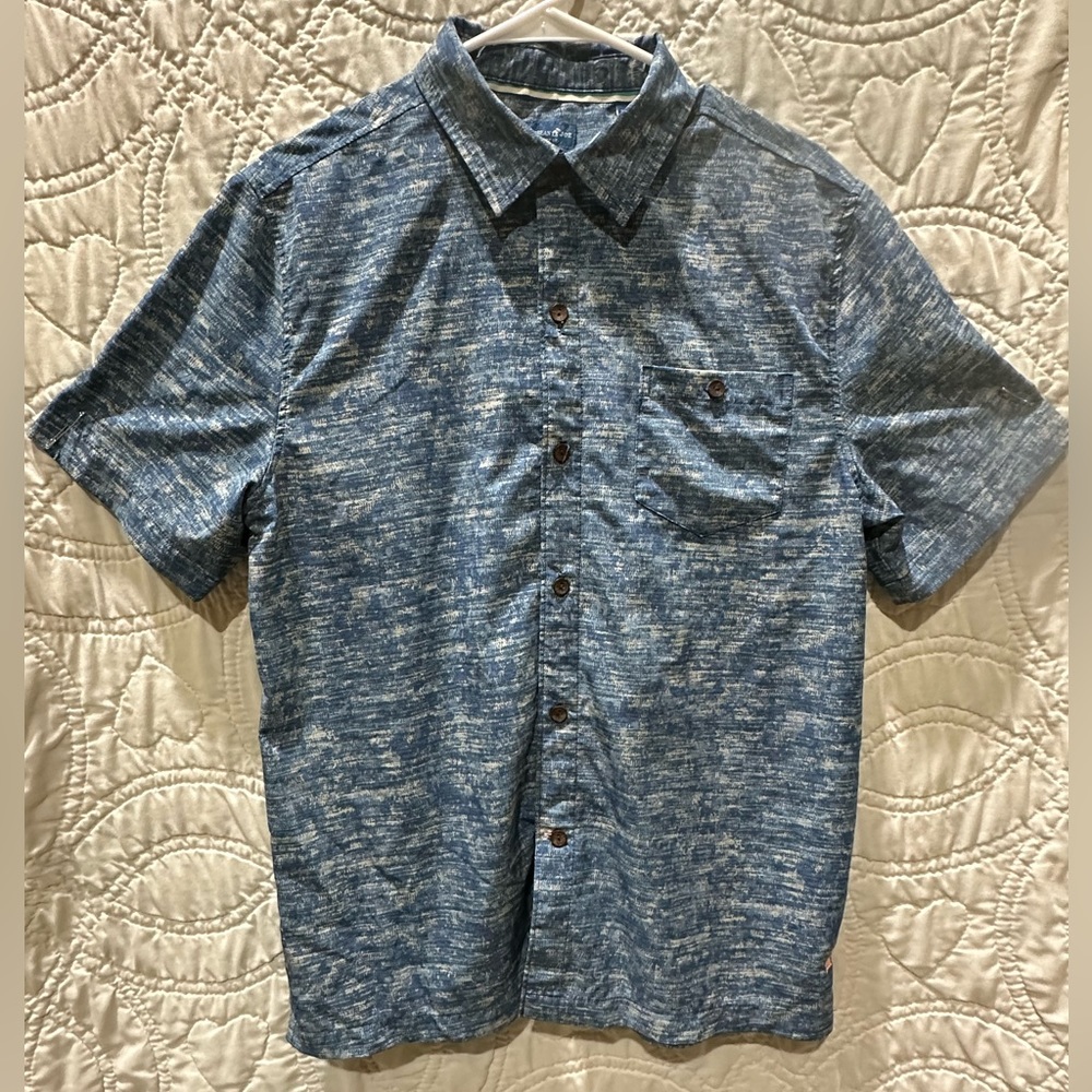 Caribbean Joe size medium men’s button down‎ short sleeve shirt